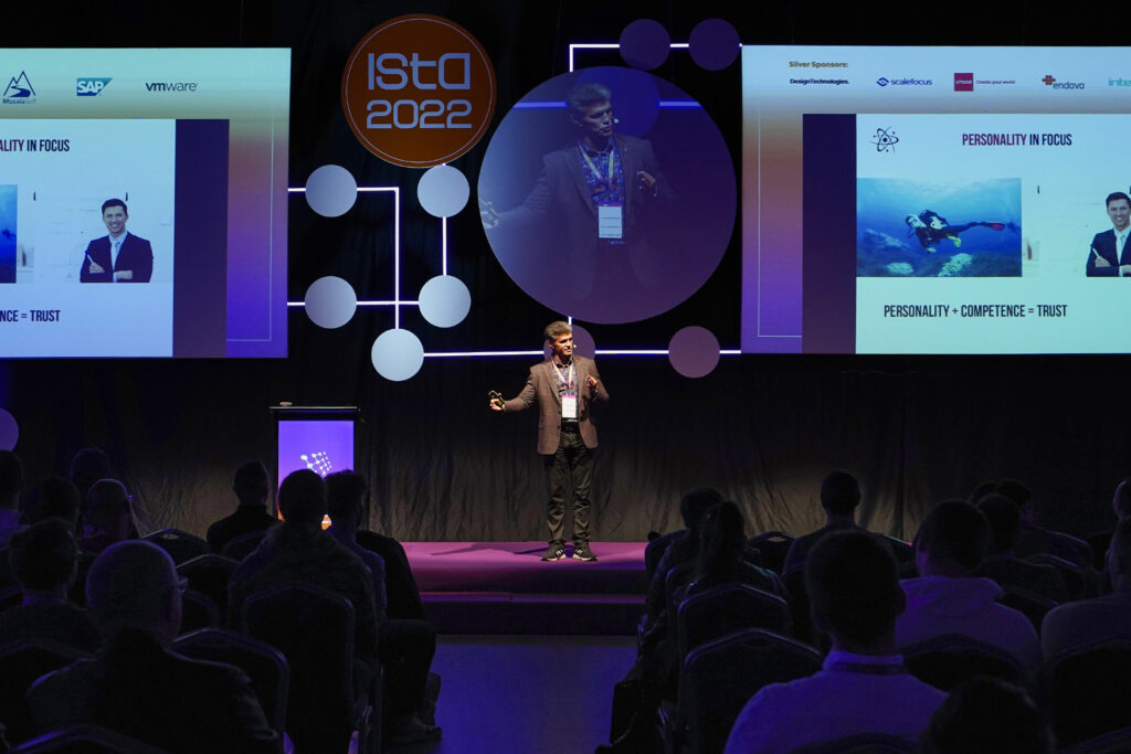 Keynote Speaker virtual teams